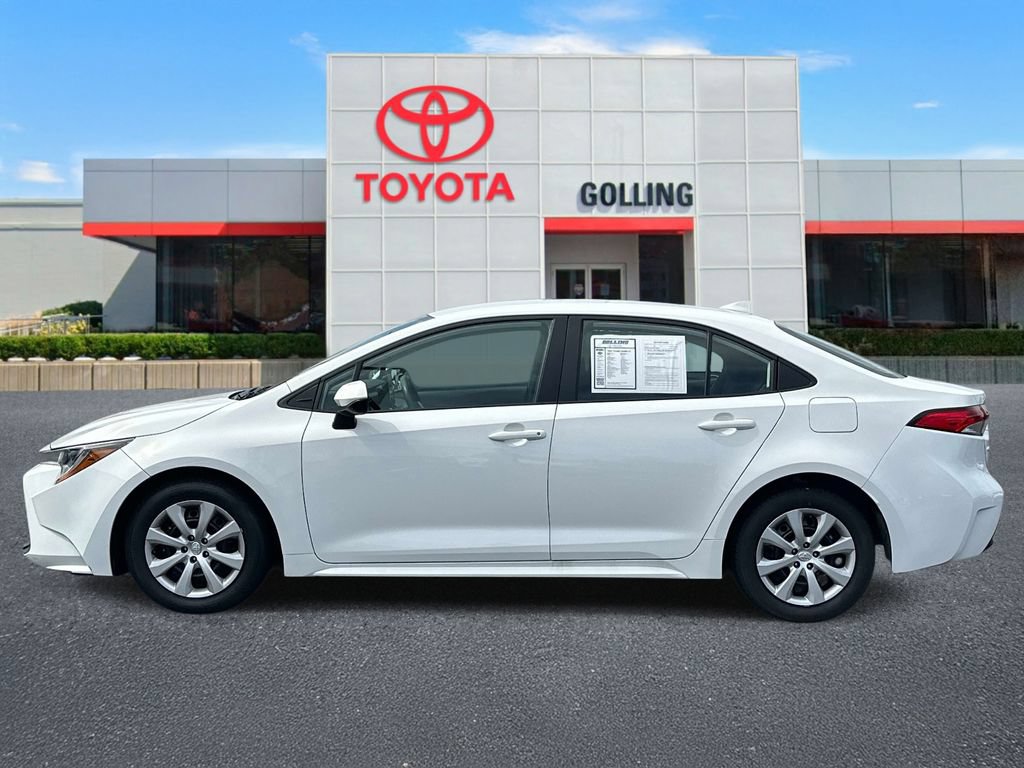 Used 2025 Toyota Corolla LE FWD image 2