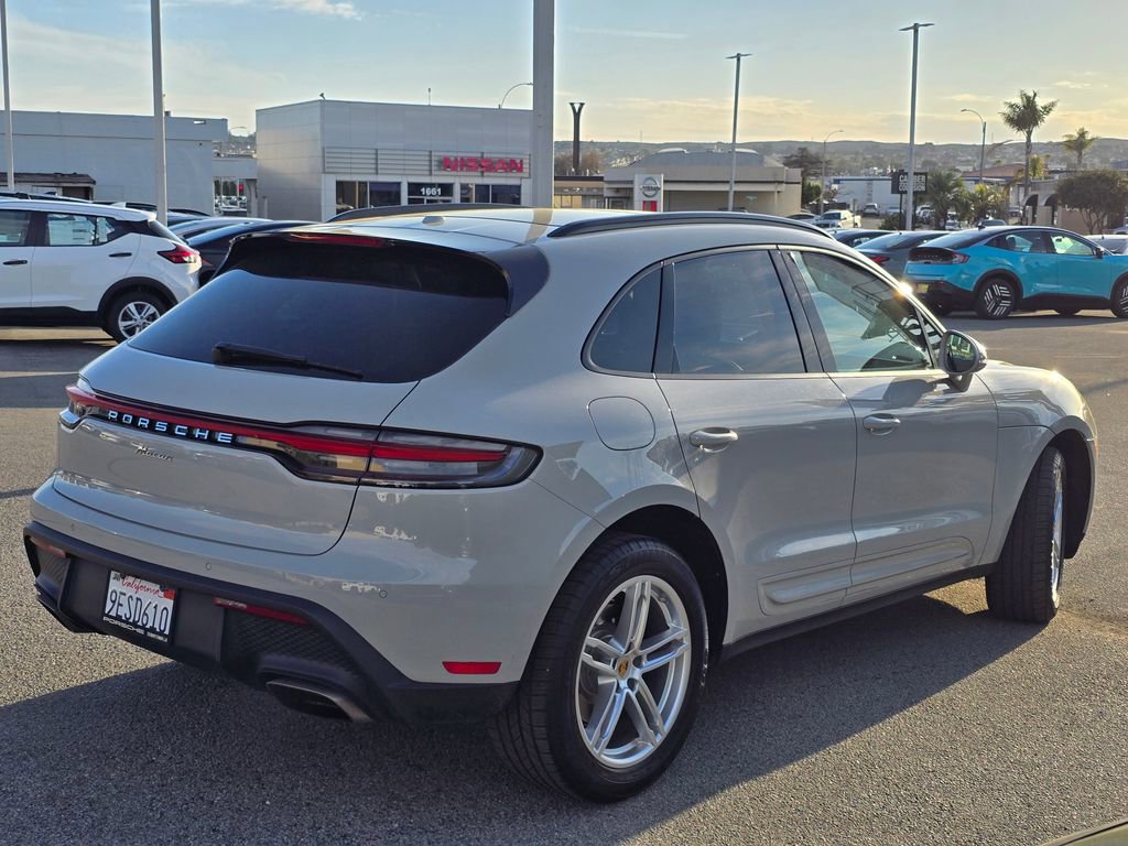 Used 2023 Porsche Macan image 4