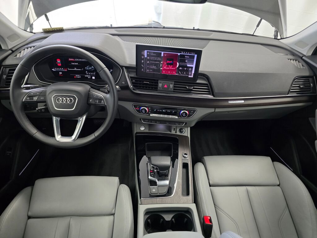 Certified 2025 Audi Q5 2.0T Premium Plus w/ Premium Plus Package image 18