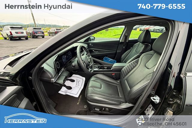 Used 2025 Hyundai Elantra Limited FWD image 17