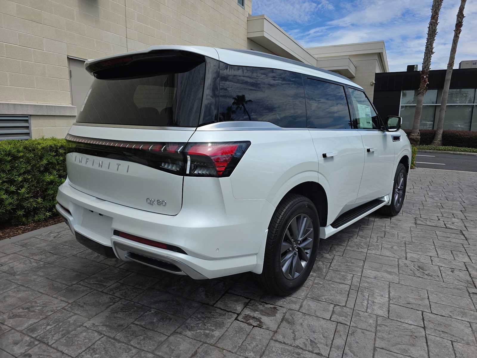 New 2026 INFINITI QX80 Pure w/ Cargo Package image 3
