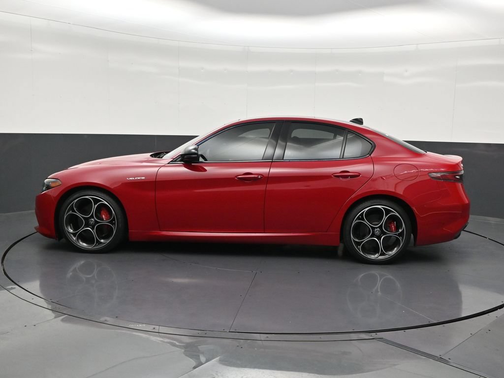 Used 2025 Alfa Romeo Giulia w/ Veloce Package Rwd image 2