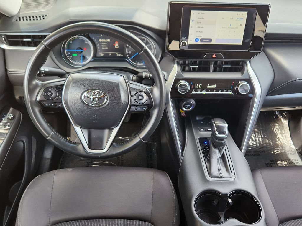 Used 2024 Toyota Venza LE AWD/4WD image 3