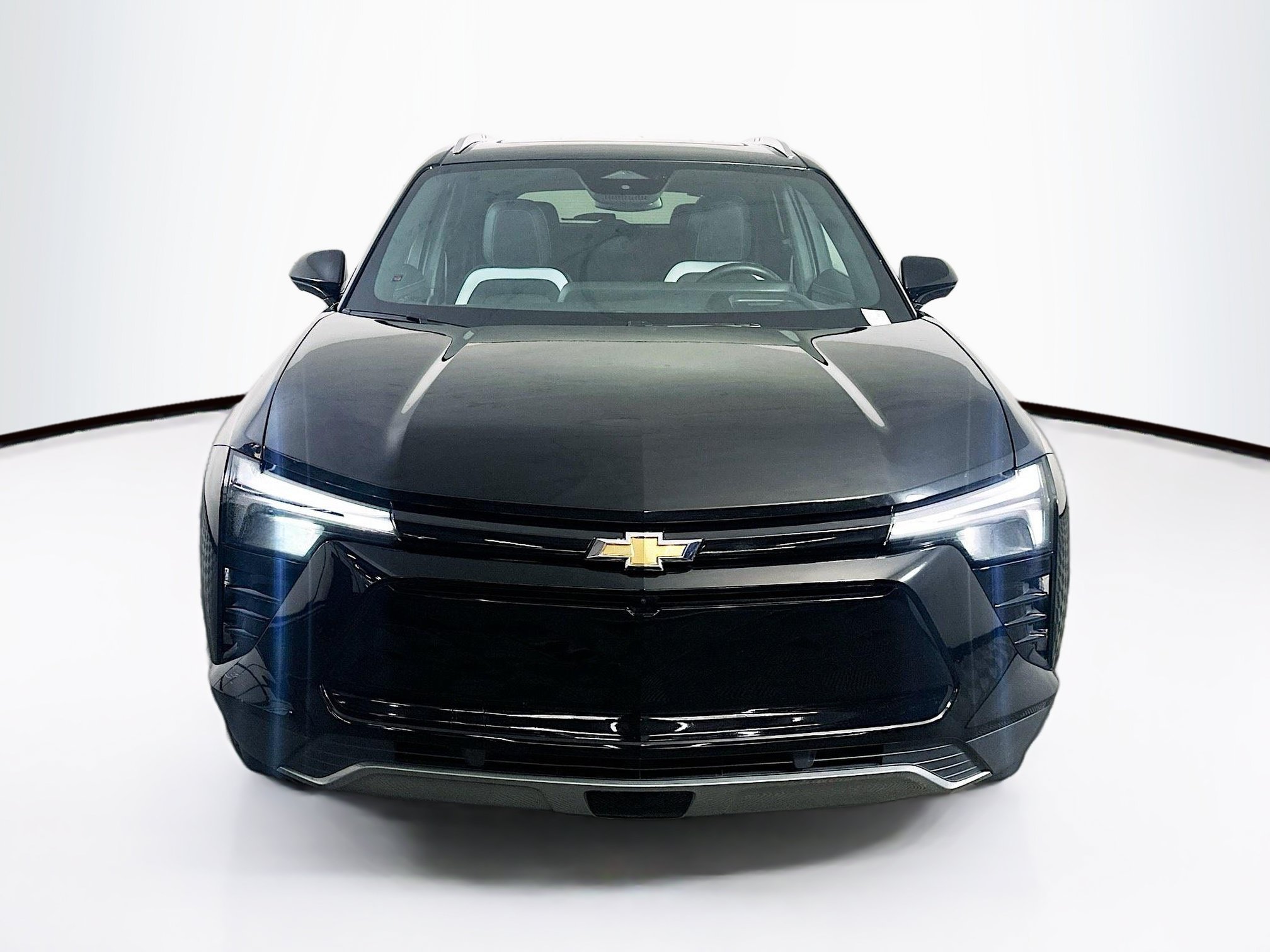 Used 2024 Chevrolet Blazer EV LT AWD/4WD image 2