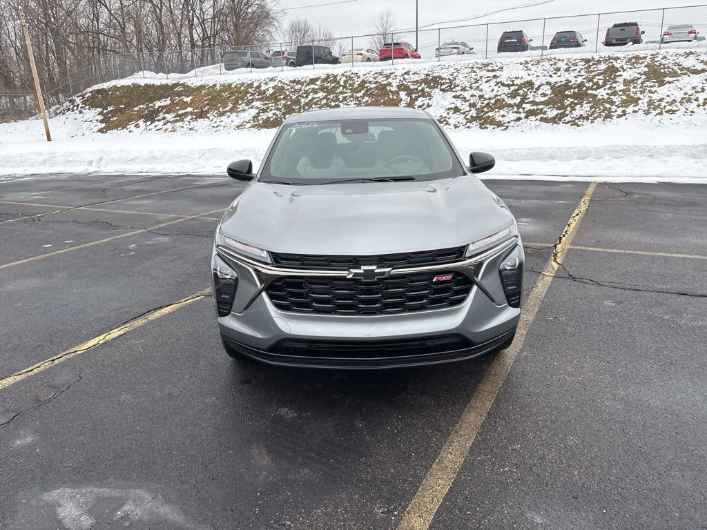 New 2026 Chevrolet Trax RS w/ Driver Confidence Package image 2