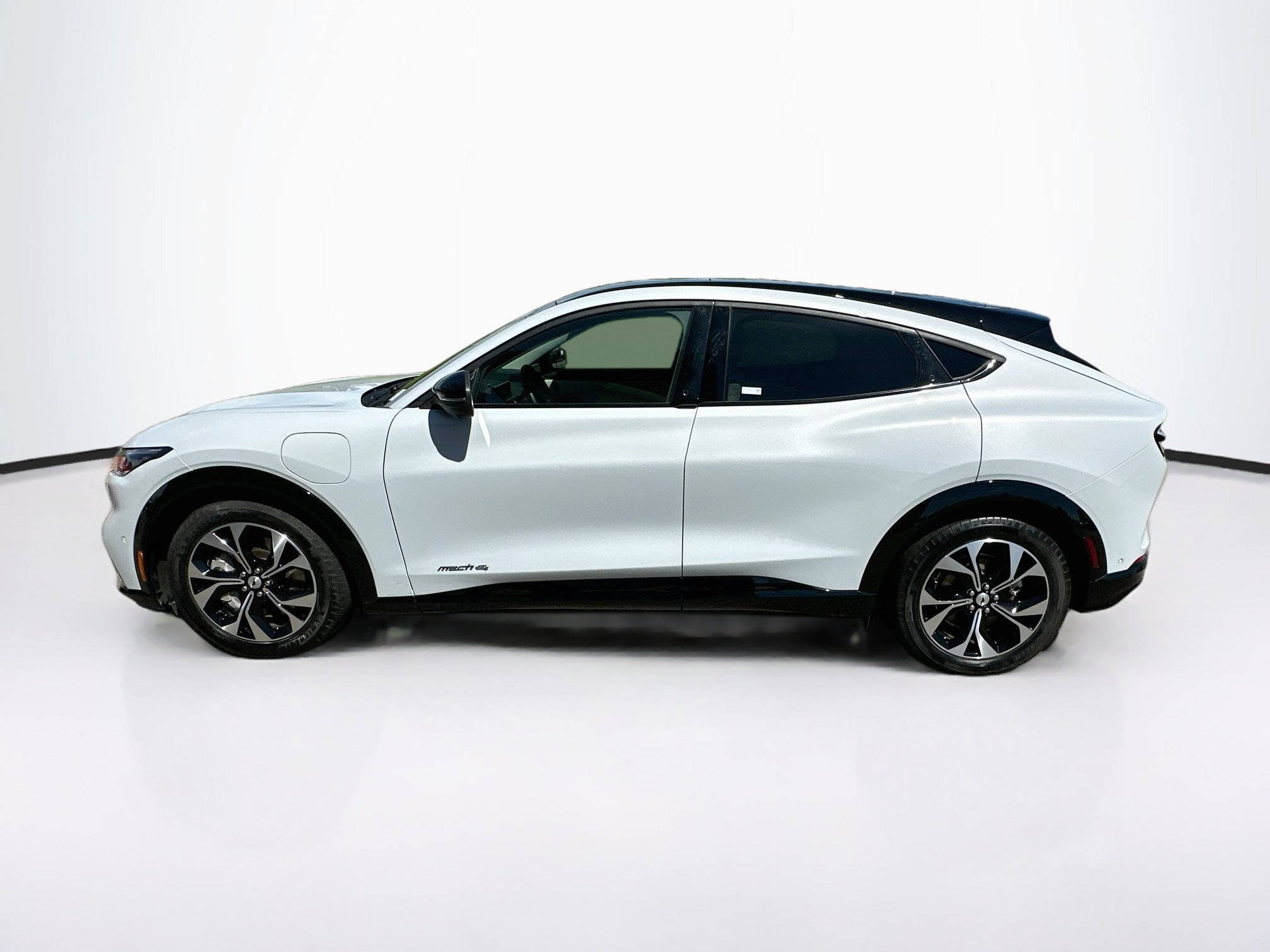 Used 2023 Ford Mustang Mach-E Premium AWD/4WD image 4