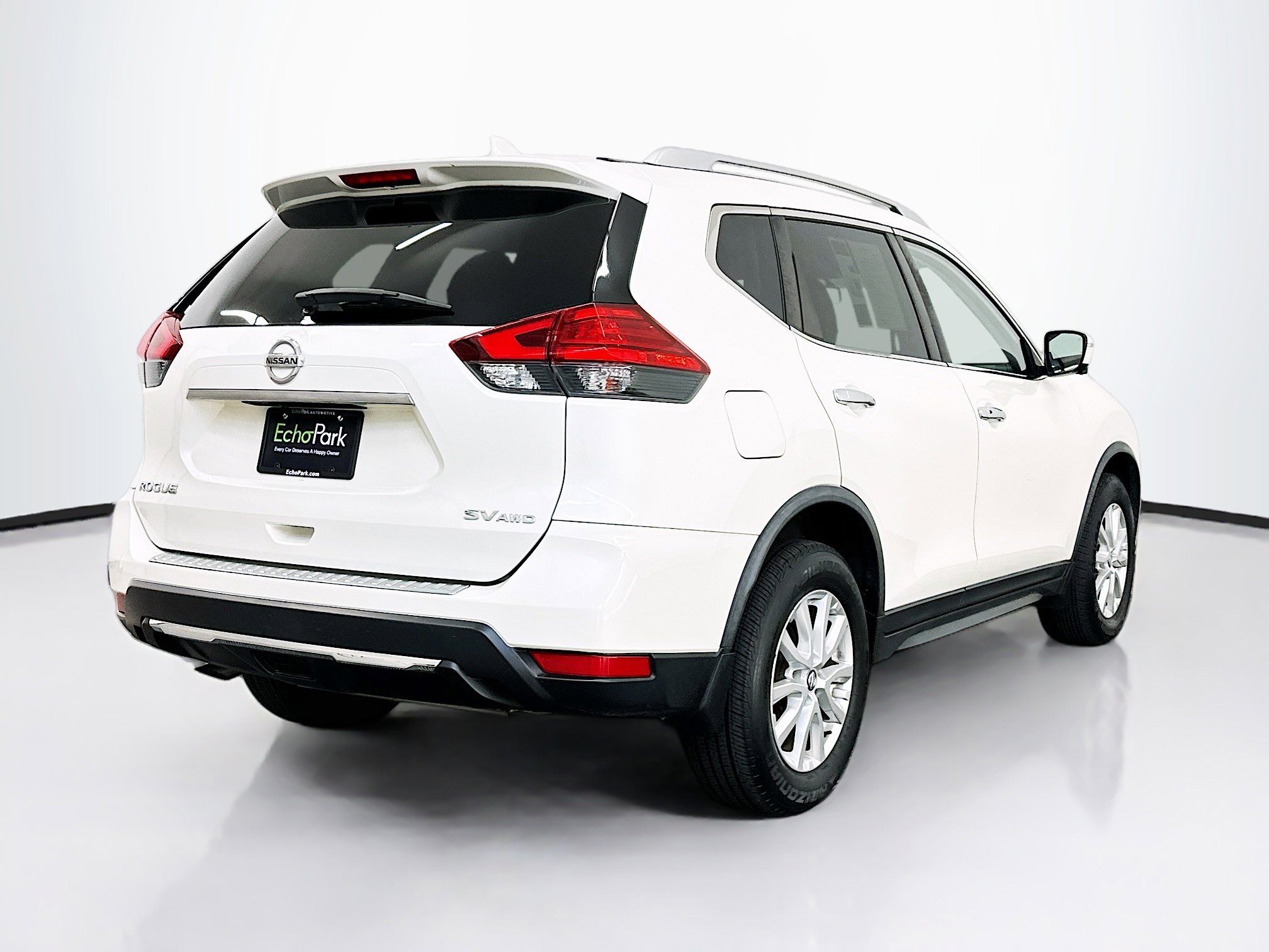 Used 2017 Nissan Rogue SV w/ SV Premium Package image 9