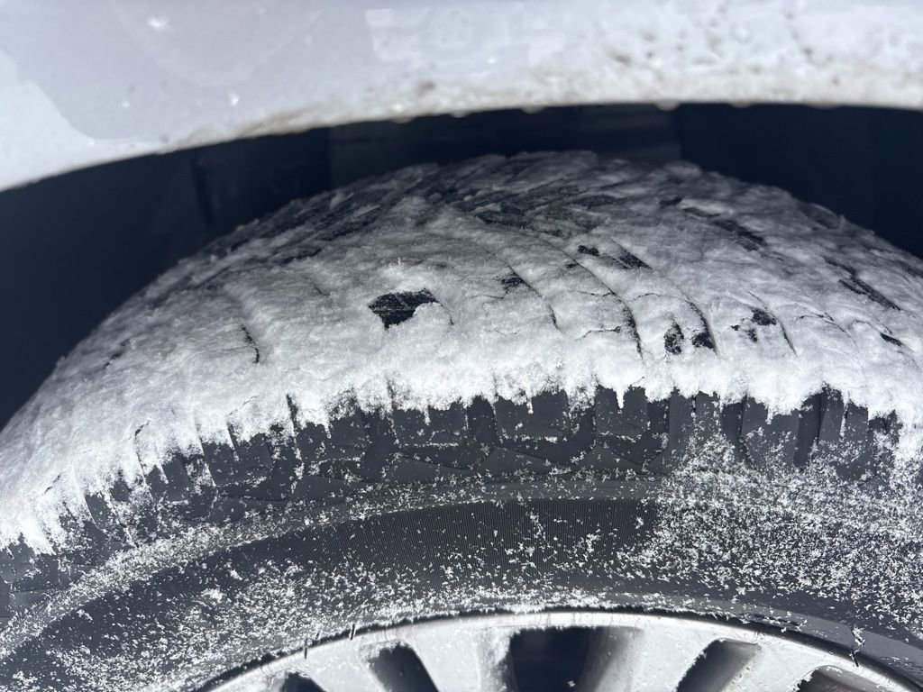 Used 2013 Chrysler Town & Country Touring-L w/ Driver Convenience Group image 10