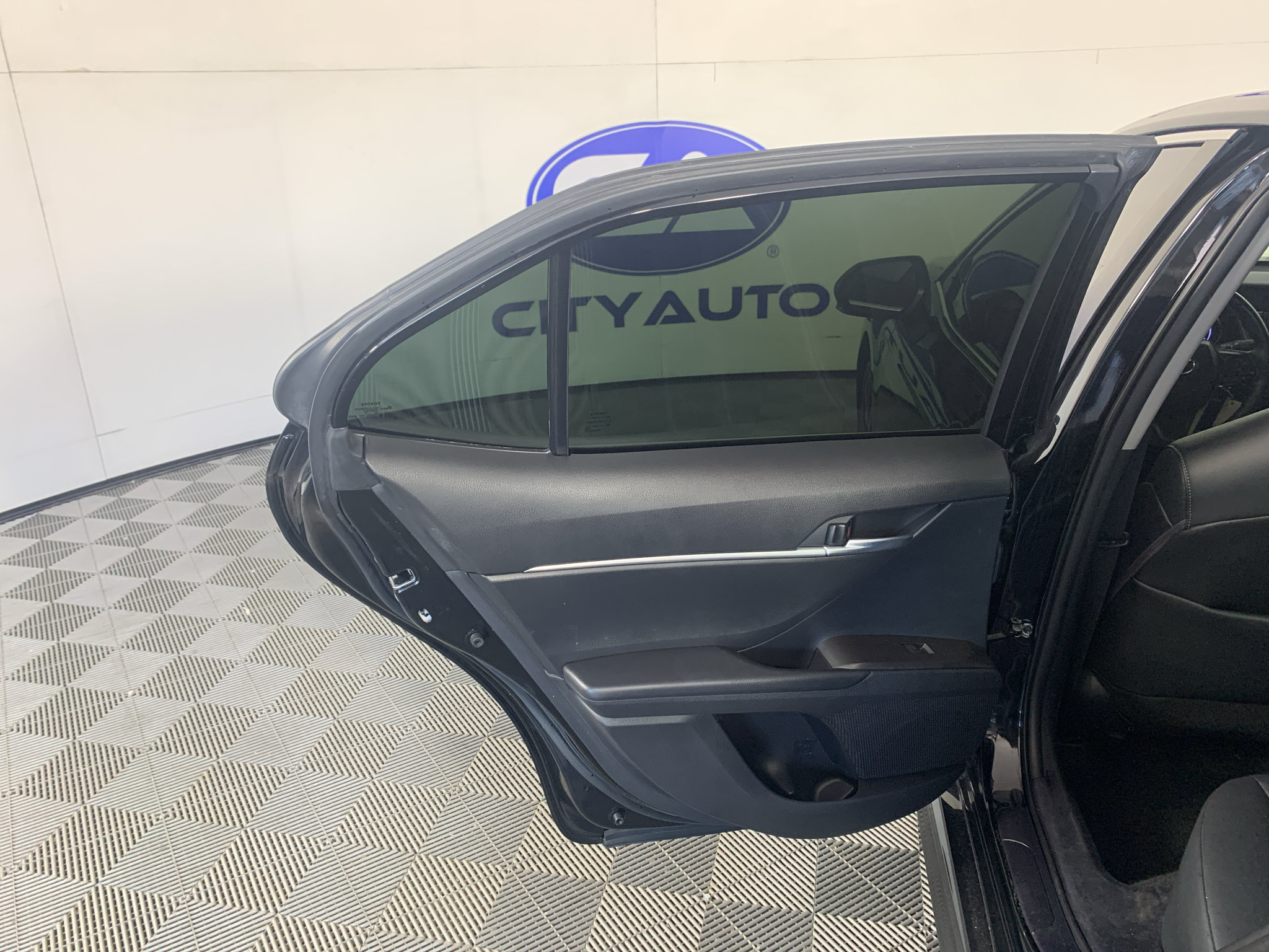 Used 2023 Toyota Camry SE FWD image 29