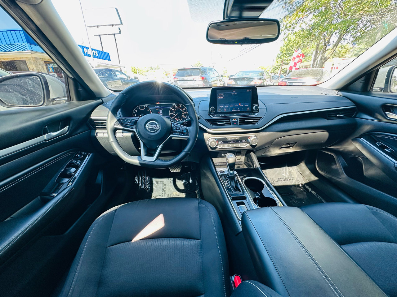 Used 2020 Nissan Altima 2.5 SV image 22