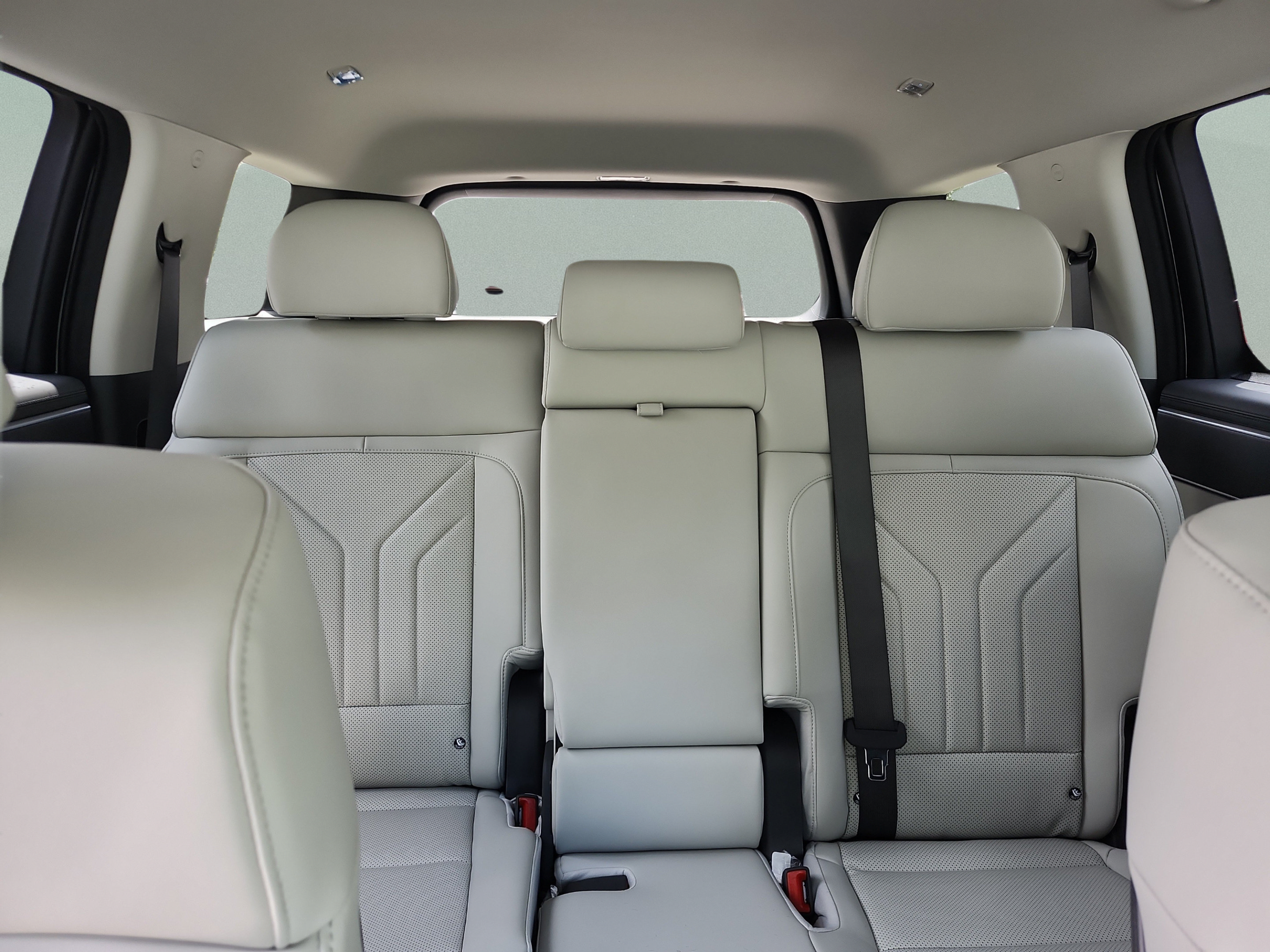 New 2026 Hyundai Santa Fe SEL FWD image 17