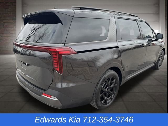 Used 2025 Kia Carnival SX Prestige image 3