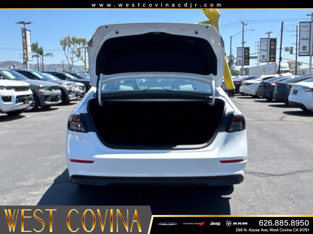 Used 2025 Honda Accord SE image 16