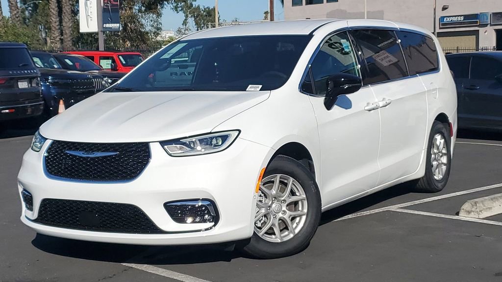 New 2026 Chrysler Pacifica Select image 30