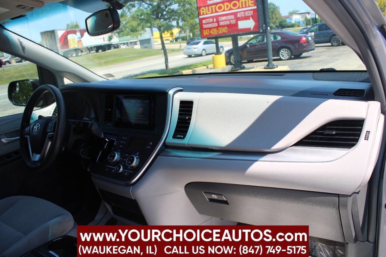 Used 2017 Toyota Sienna LE image 16