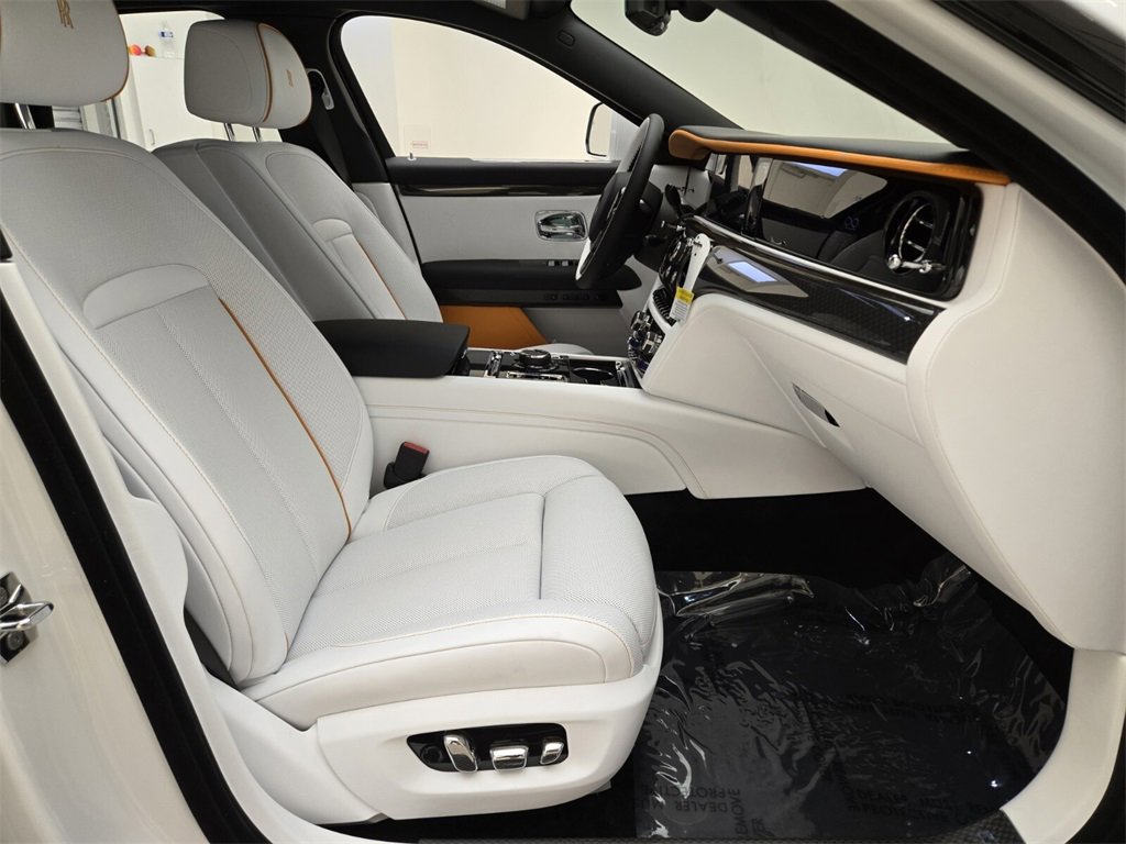 New 2025 Rolls-Royce Ghost Black Badge image 26