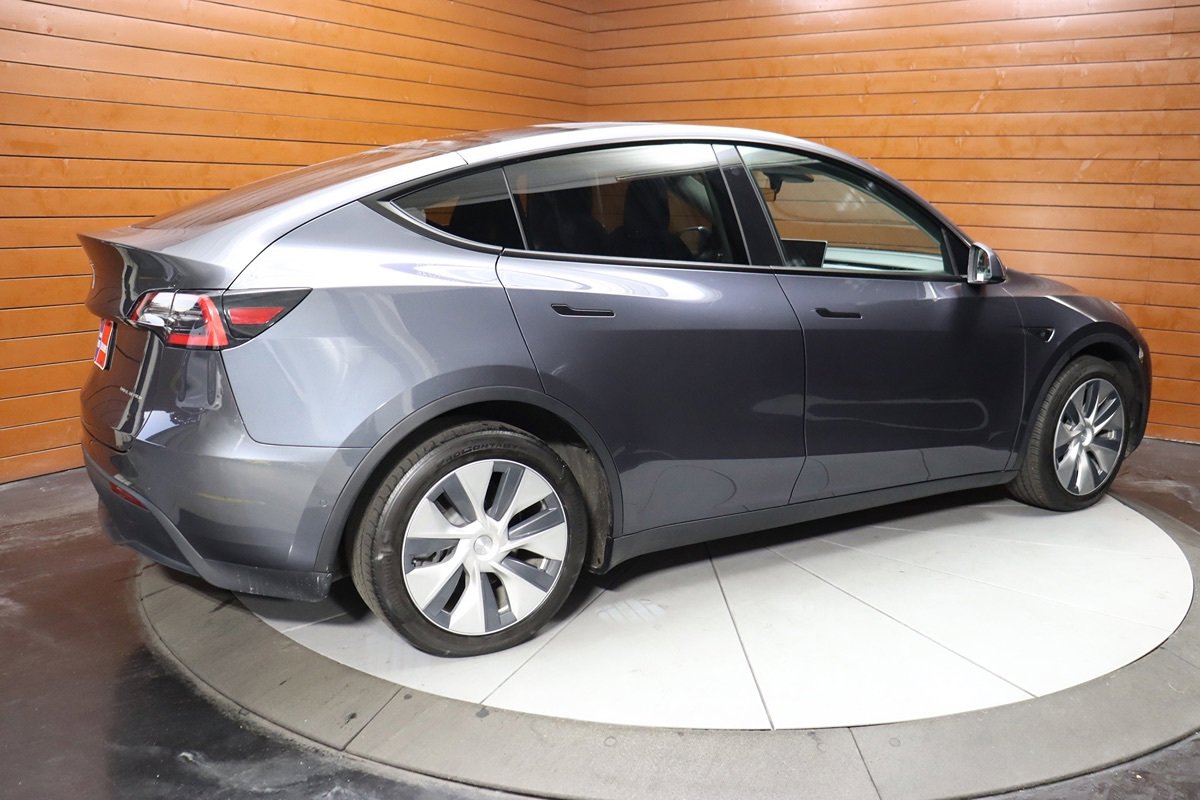 Used 2024 Tesla Model Y Long Range AWD/4WD image 13