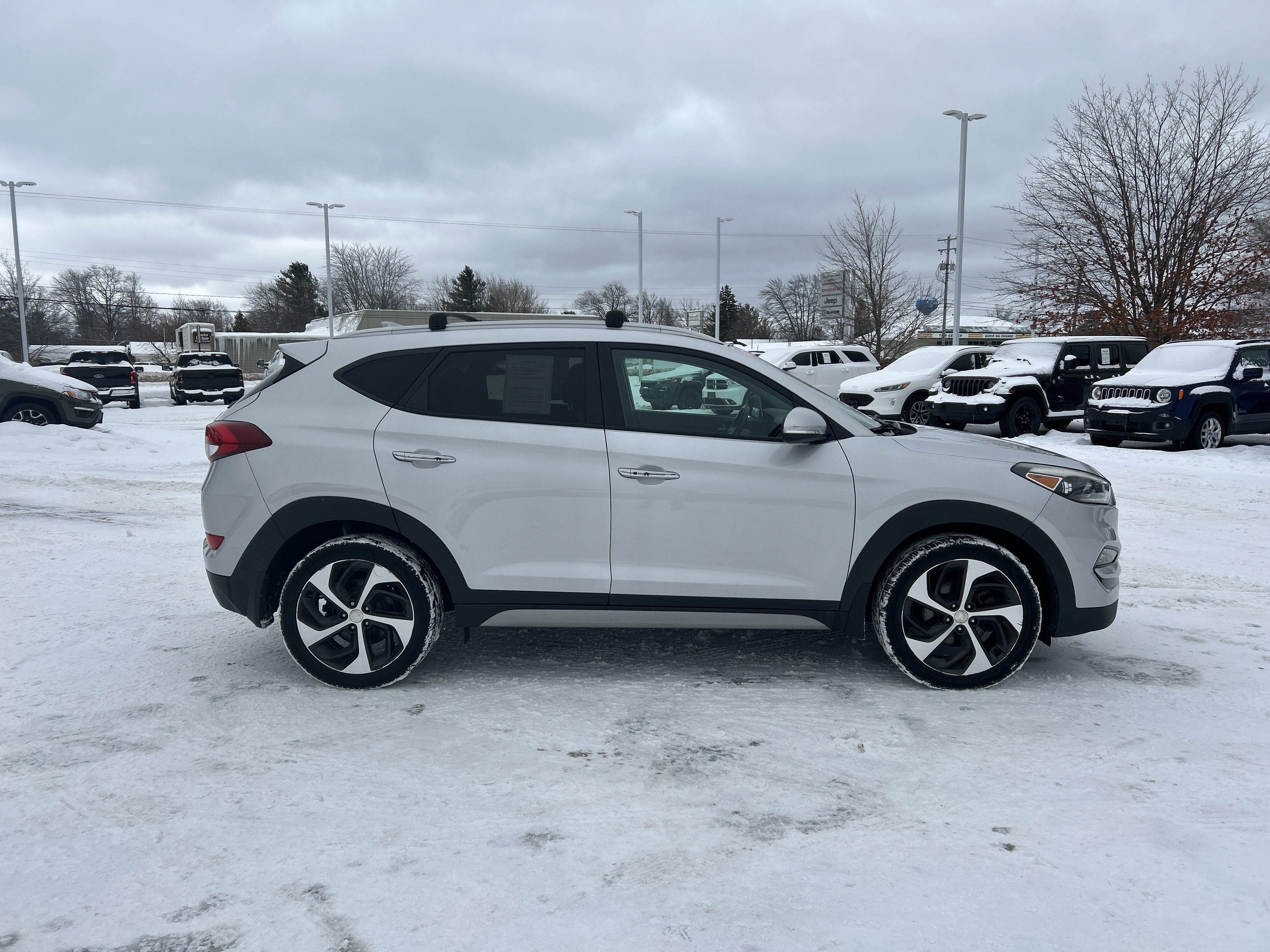 Used 2017 Hyundai Tucson Limited w/ Cargo Package image 2