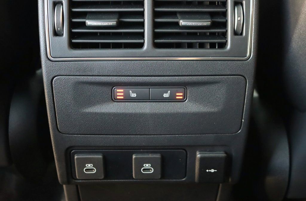 Used 2026 Jaguar F-PACE R-Dynamic S image 32