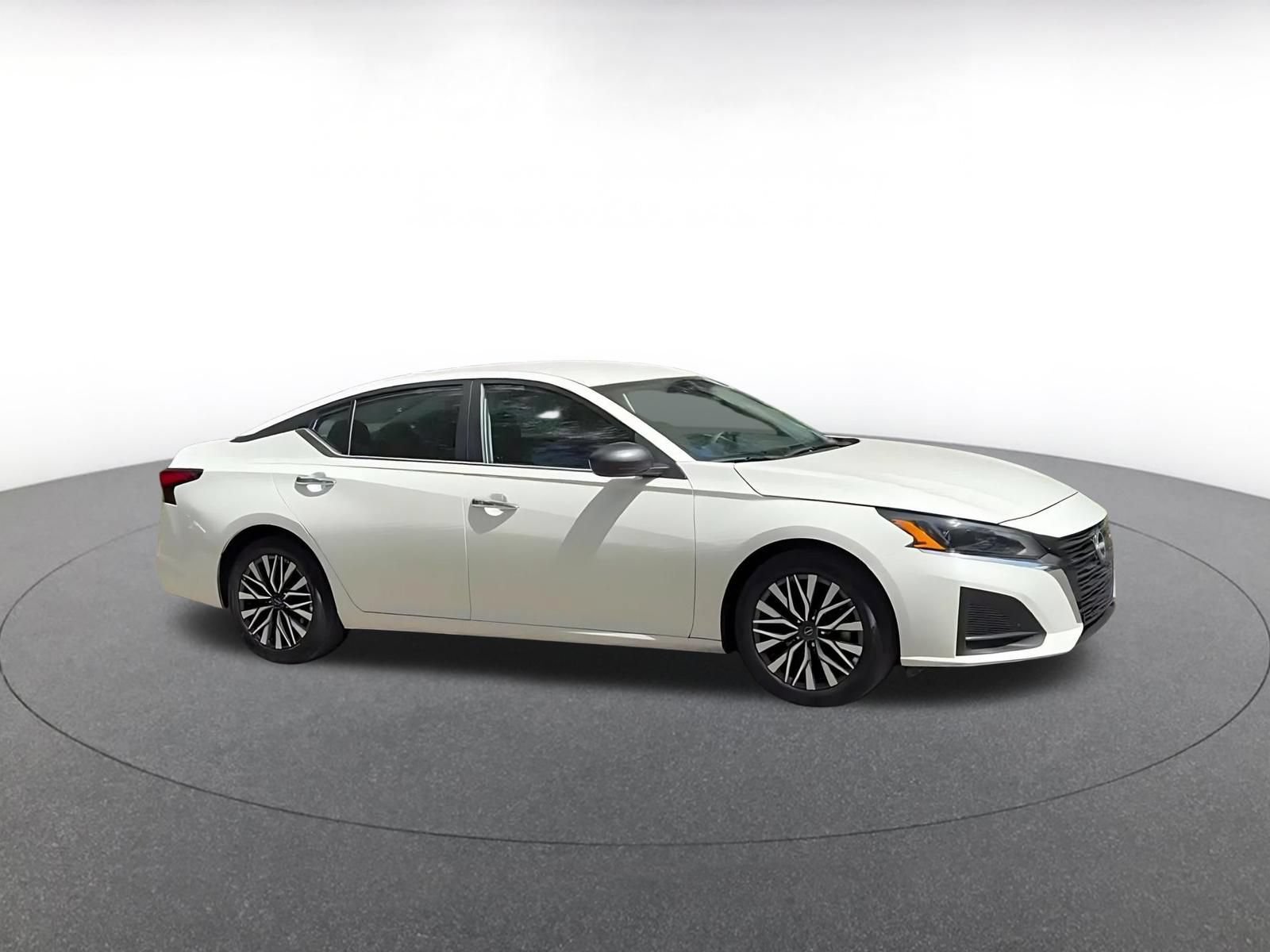 Used 2025 Nissan Altima 2.5 SV FWD video 2