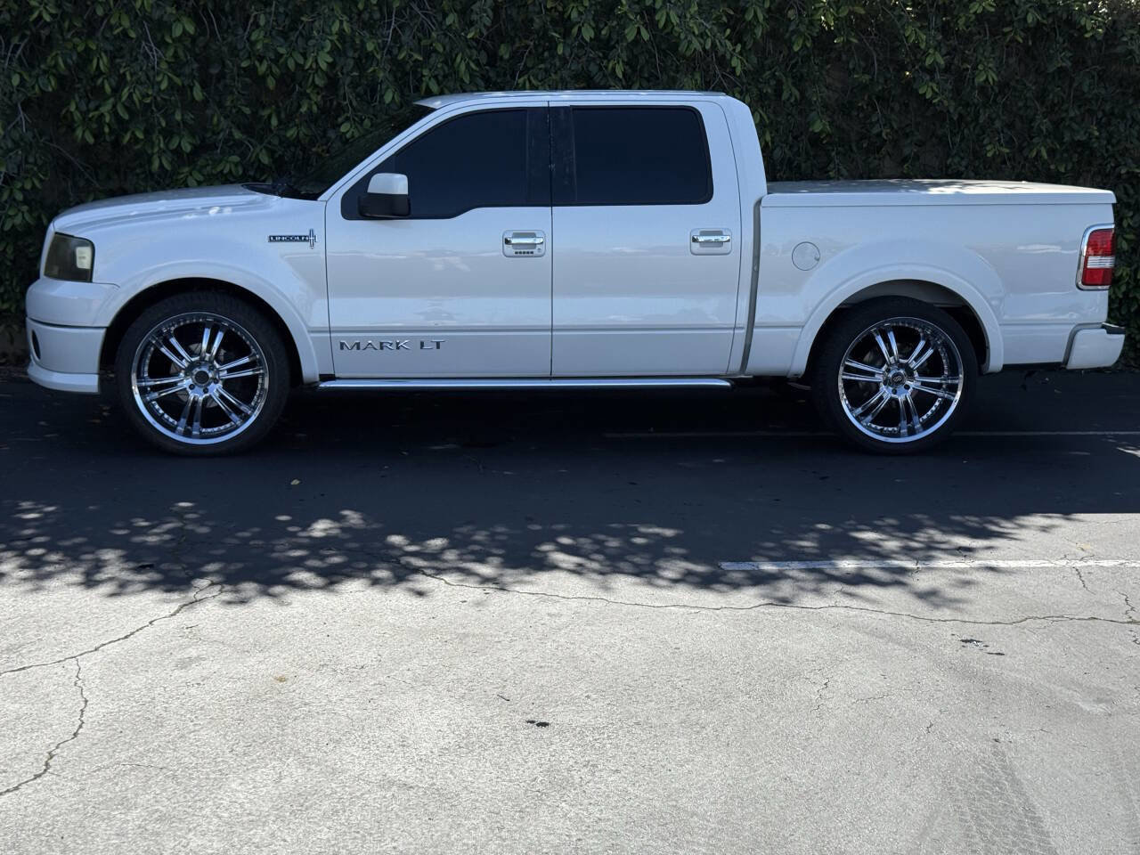 Used 2007 Lincoln Mark LT 4x4 image 5