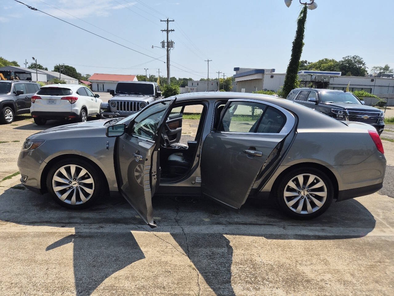 Used 2015 Lincoln MKS w/ Equipment Group 101A FWD image 20
