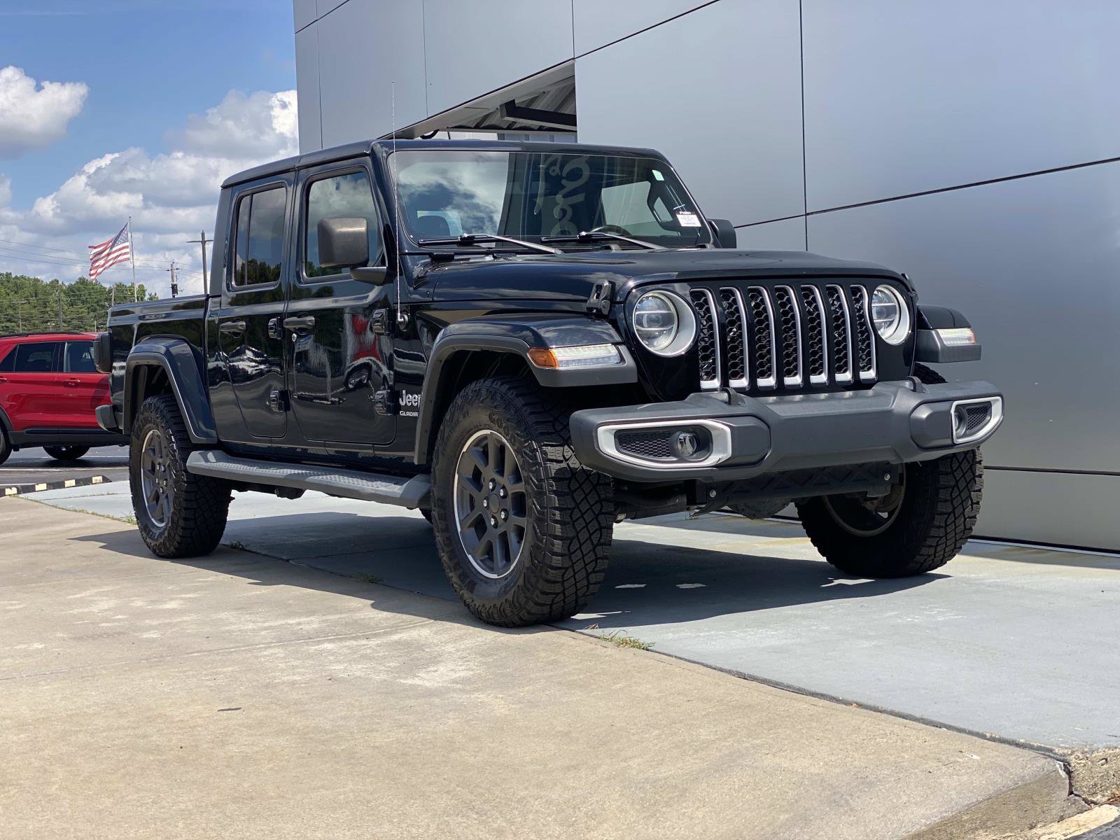 Used 2020 Jeep Gladiator Overland AWD/4WD image 2