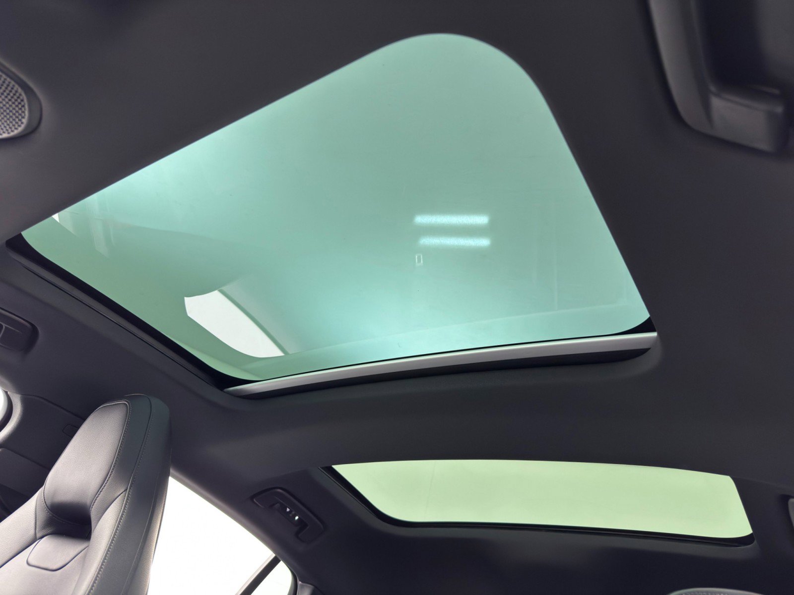 Used 2025 Porsche Panamera w/ Premium Package image 11