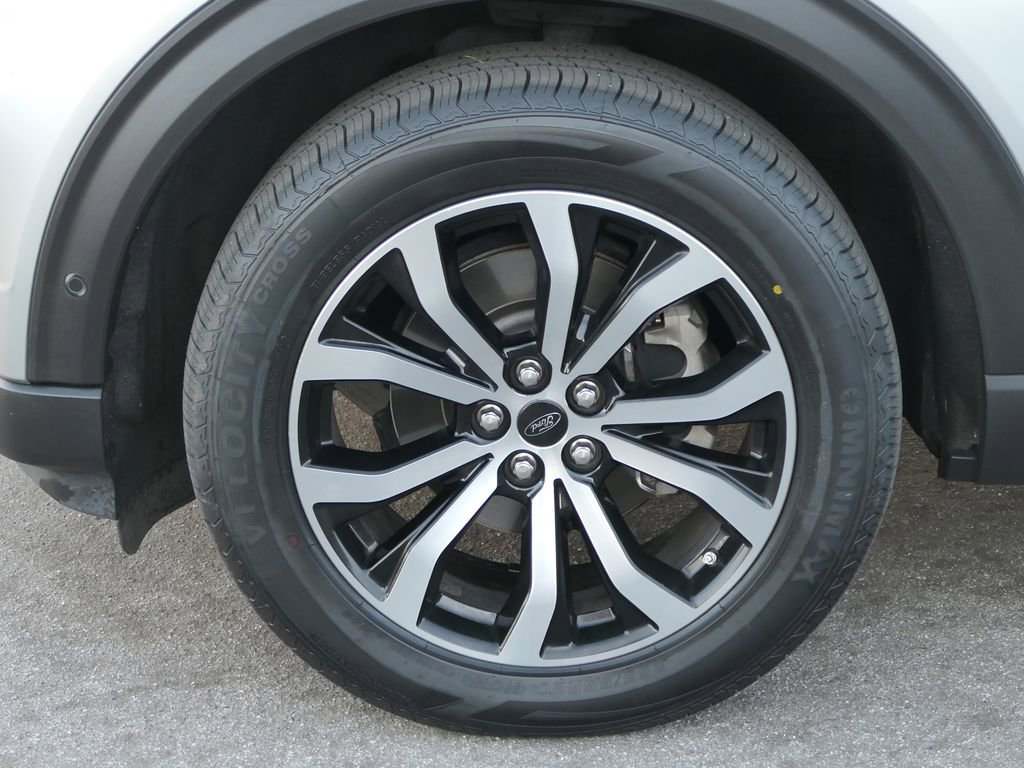 Used 2020 Ford Explorer ST w/ Premium Technology Package image 10