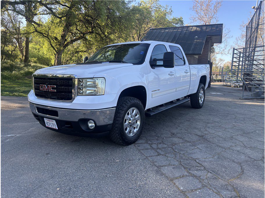 Used 2011 GMC Sierra 2500 SLT w/ SLT Convenience Package AWD/4WD image 3