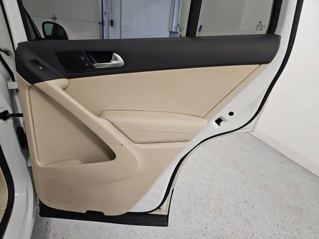 Used 2017 Volkswagen Tiguan S image 29