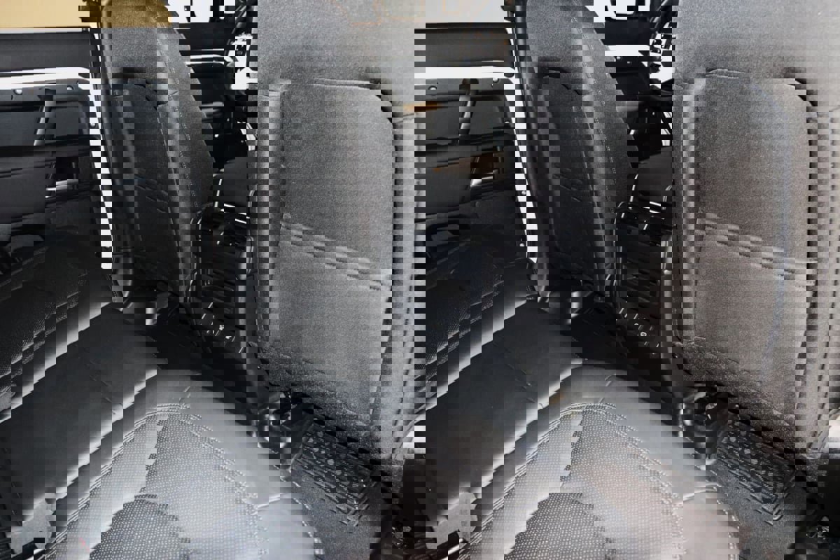 Used 2025 Land Rover Defender 110 S image 70