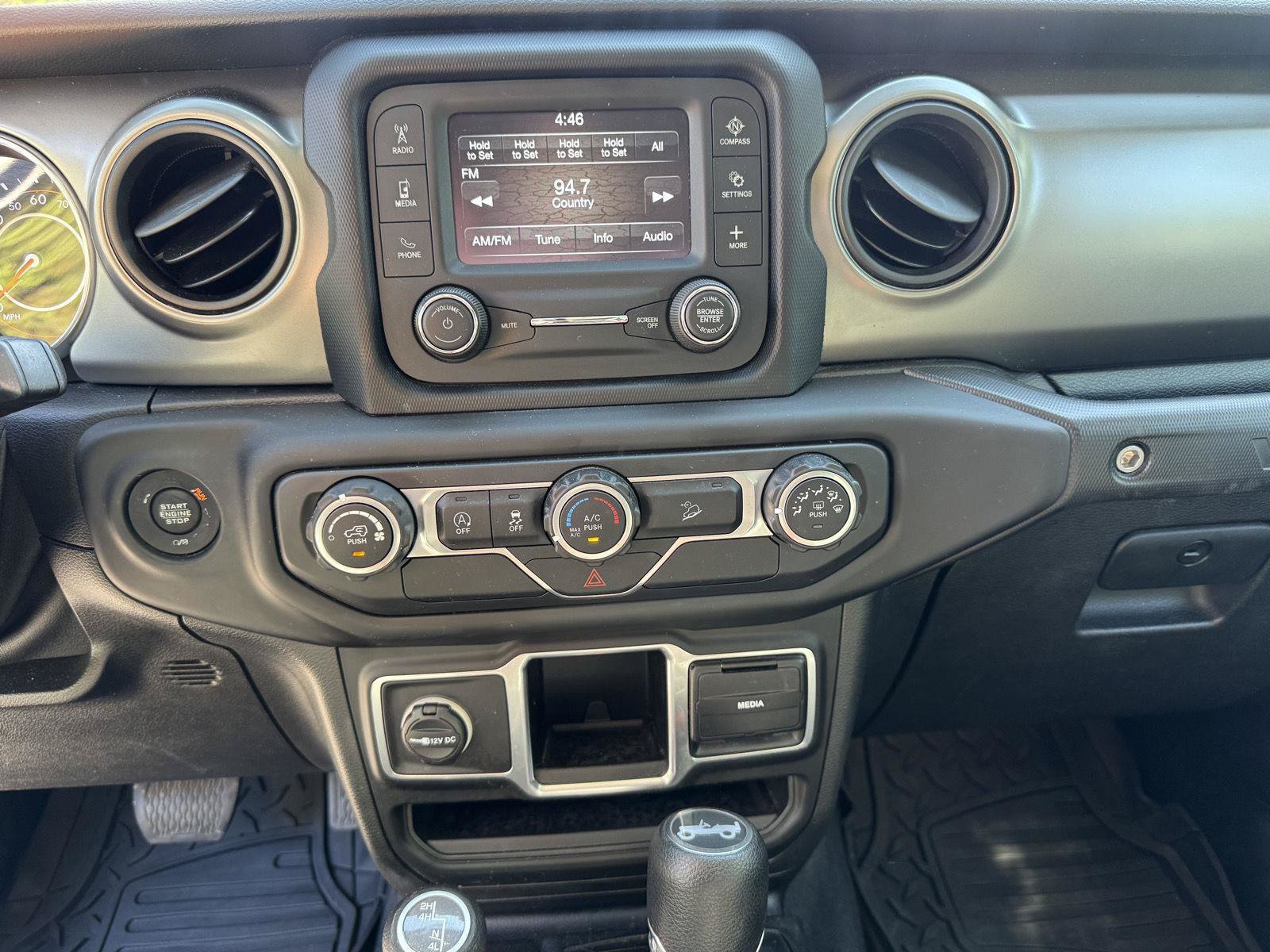 Used 2018 Jeep Wrangler Unlimited Sport AWD/4WD image 4