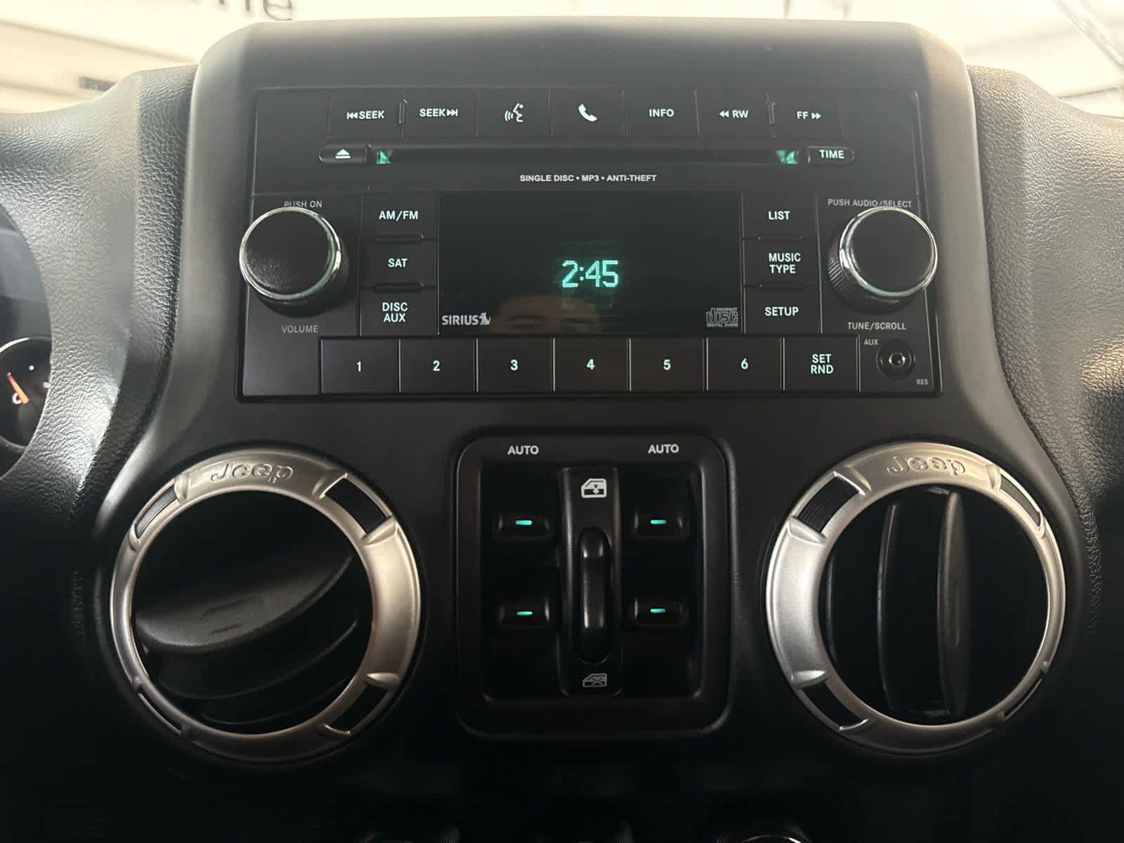 Used 2016 Jeep Wrangler Unlimited Sahara w/ Dual Top Group image 15