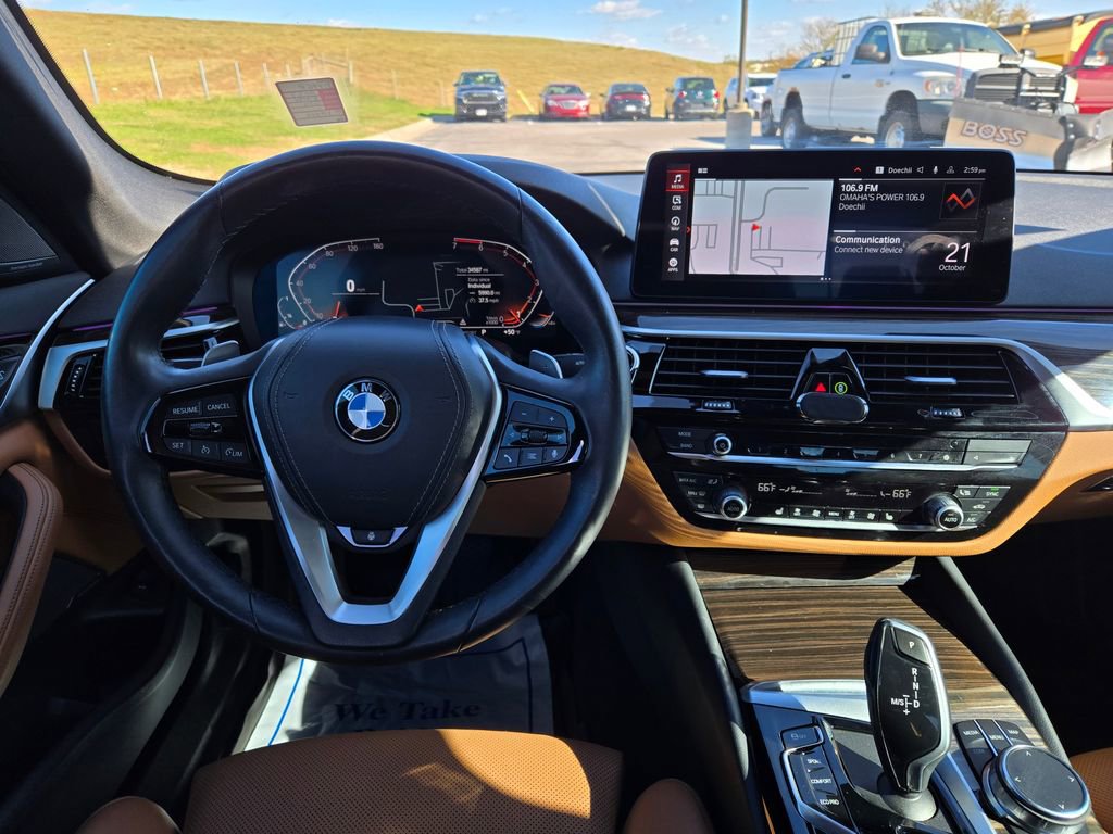 Used 2023 BMW 530i xDrive w/ Premium Package image 16