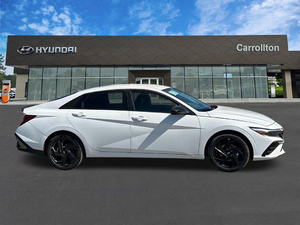 Certified 2026 Hyundai Elantra Sport FWD image 4