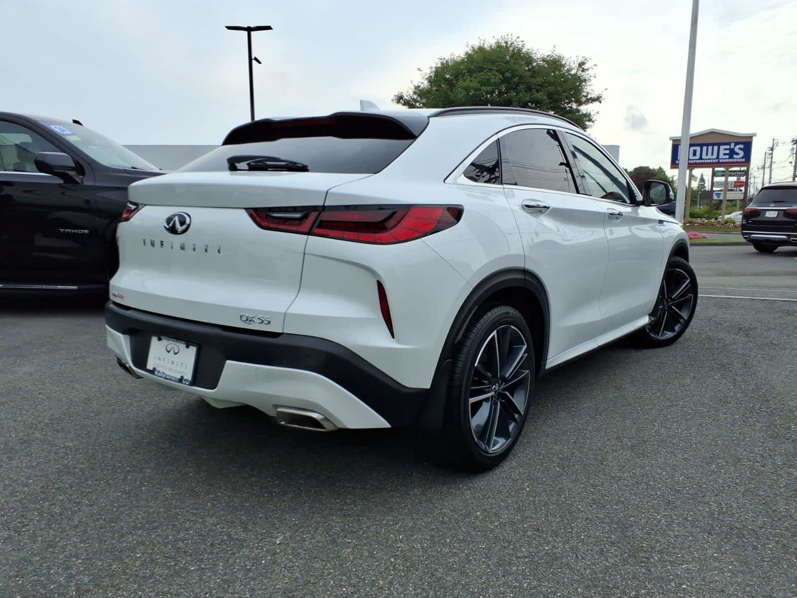 Certified 2025 INFINITI QX55 Luxe w/ Cargo Package AWD/4WD image 4