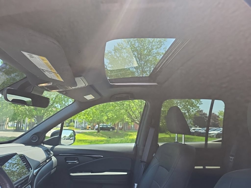 Certified 2025 Honda Ridgeline Black Edition image 24