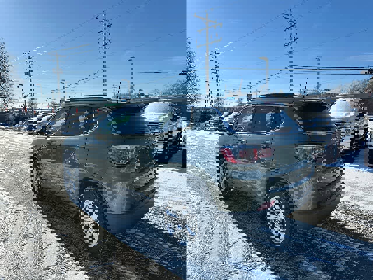 Used 2018 Jeep Compass Latitude w/ Cold Weather Group image 11