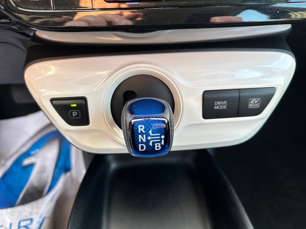 Used 2018 Toyota Prius Four image 19
