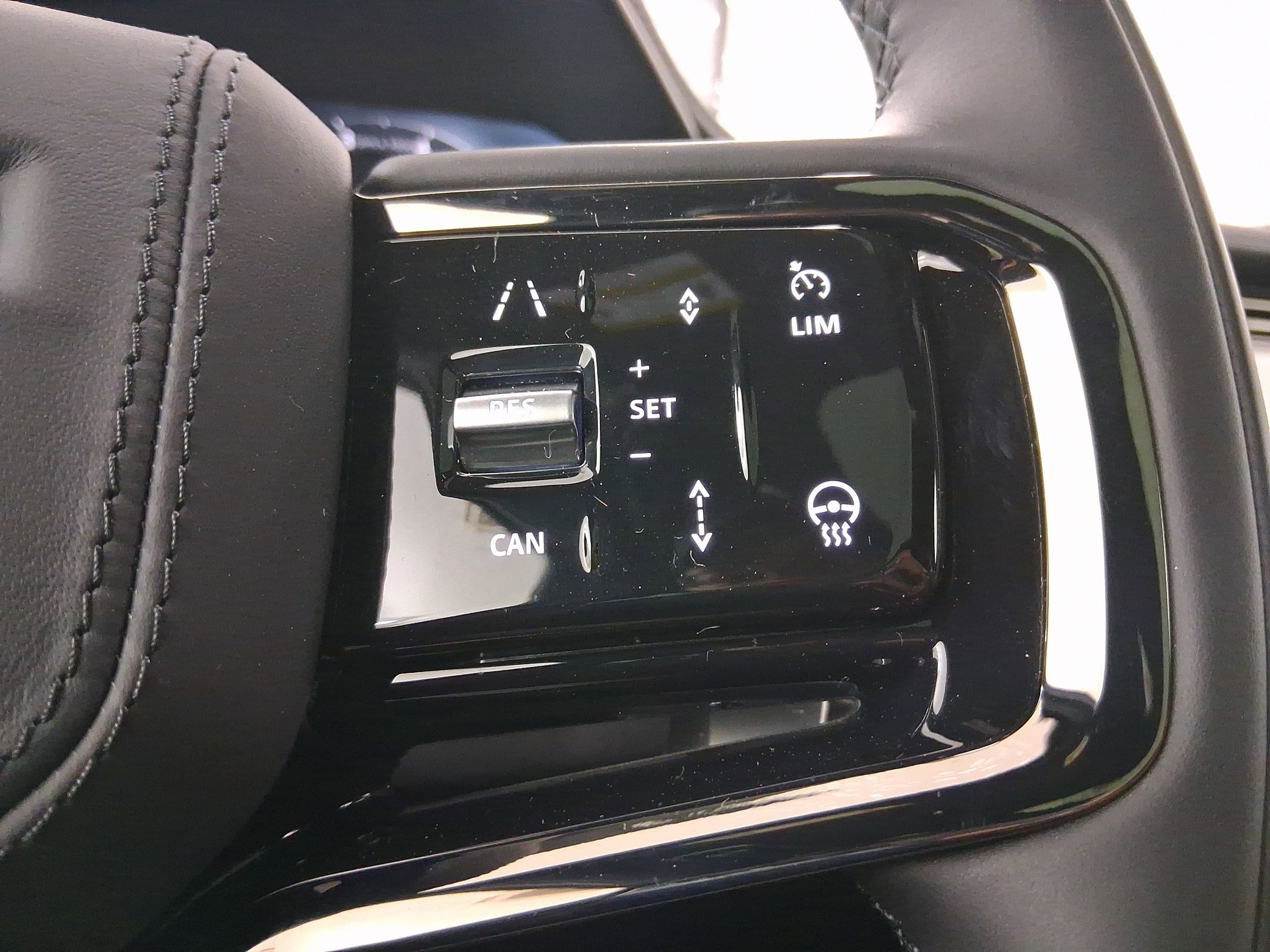 New 2025 Land Rover Range Rover Sport Dynamic SE image 16