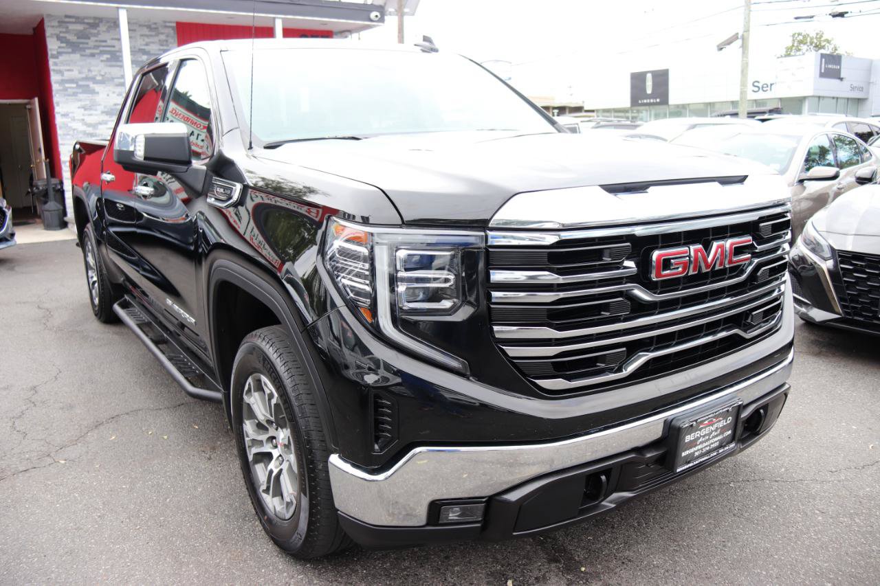 Used 2025 GMC Sierra 1500 SLT AWD/4WD image 7