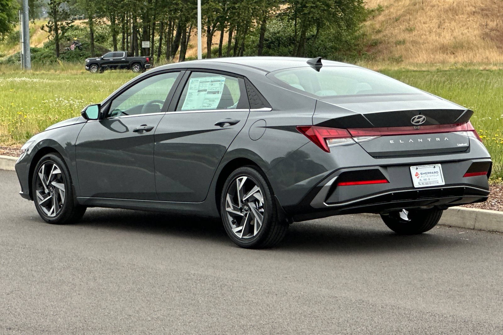 New 2026 Hyundai Elantra Limited FWD image 5
