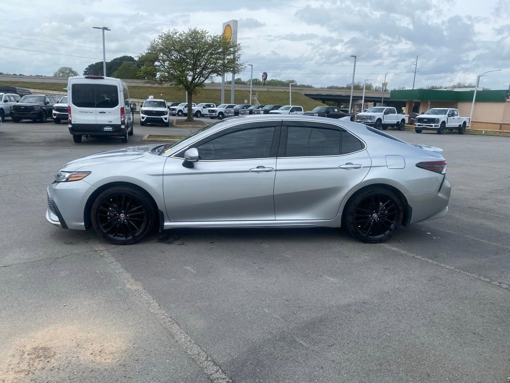 Used 2024 Toyota Camry XSE FWD image 4