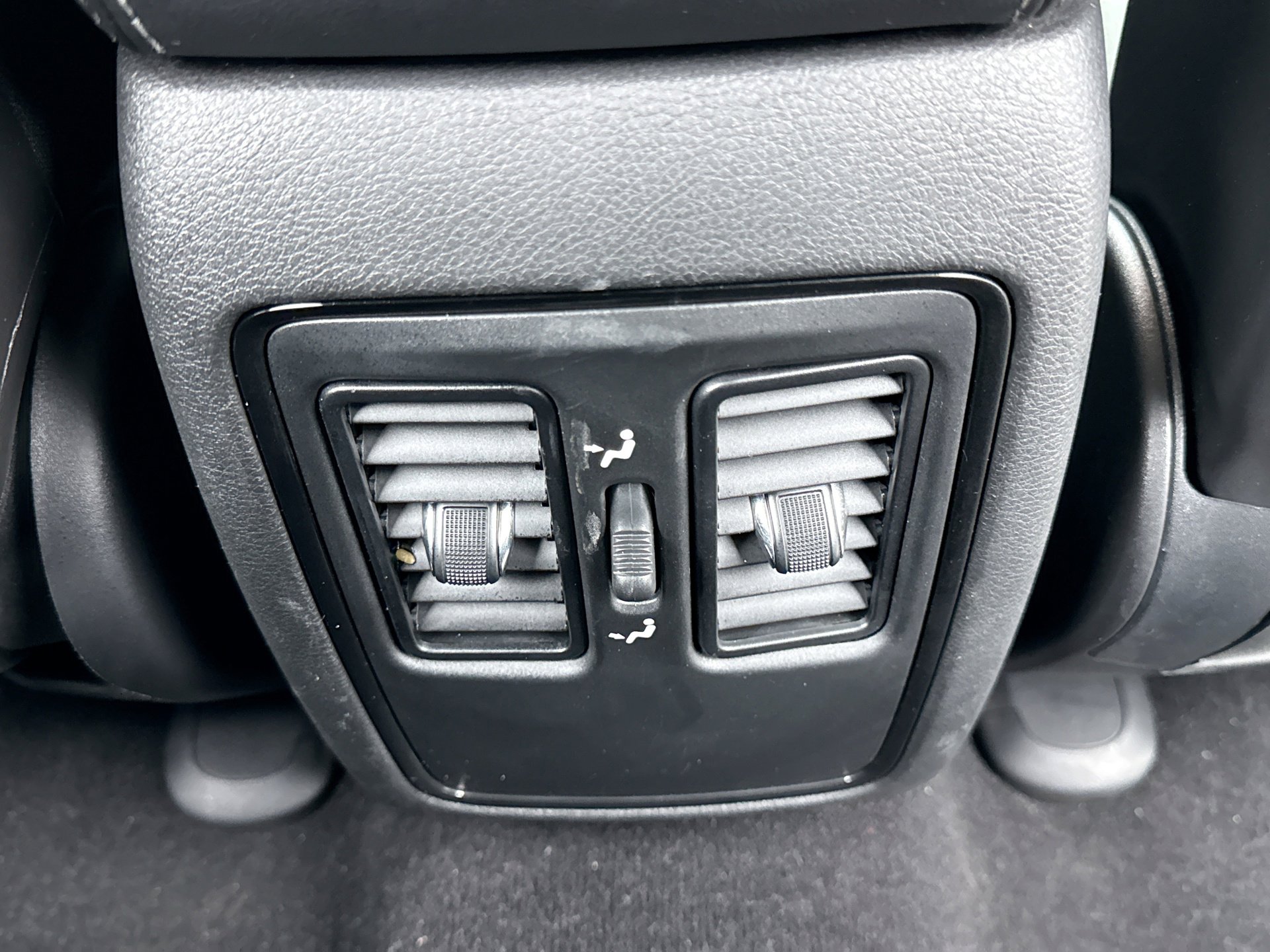 Used 2021 Dodge Durango SXT image 18