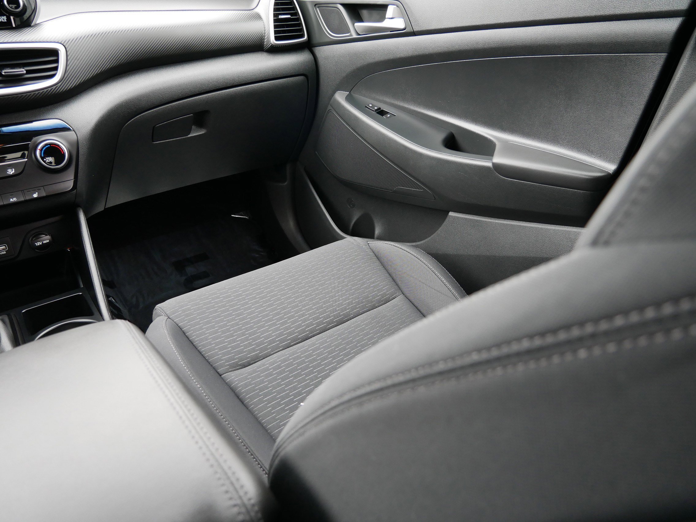 Used 2019 Hyundai Tucson Value w/ Cargo Package AWD/4WD image 11