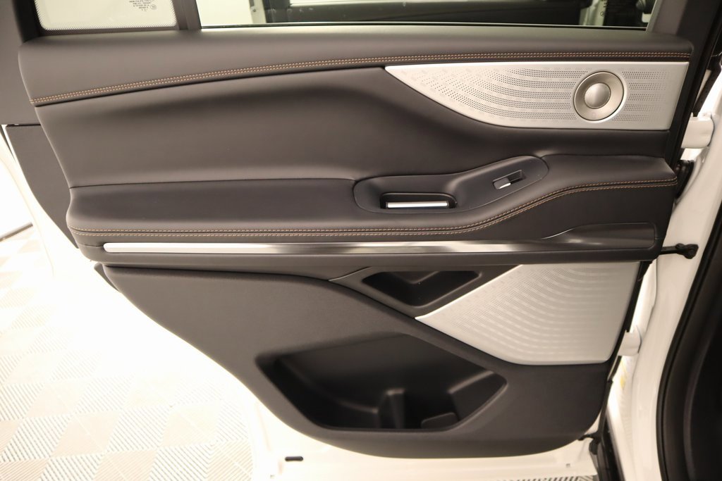 New 2025 Lincoln Navigator Black Label image 19