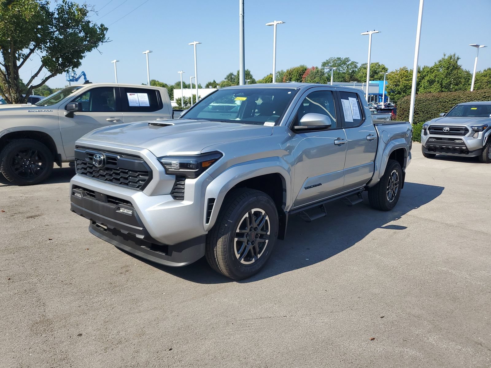 Certified 2026 Toyota Tacoma TRD Sport AWD/4WD image 2