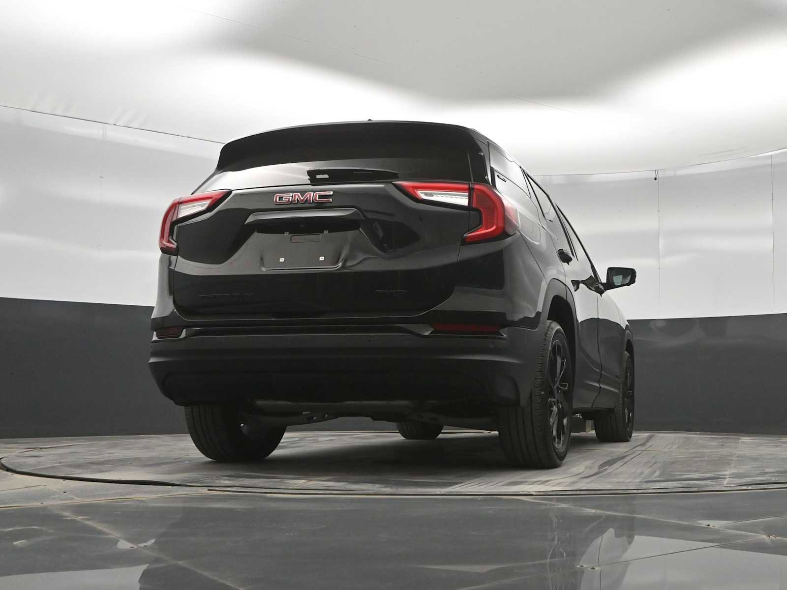 Used 2024 GMC Terrain SLT w/ Tech Package AWD/4WD image 35