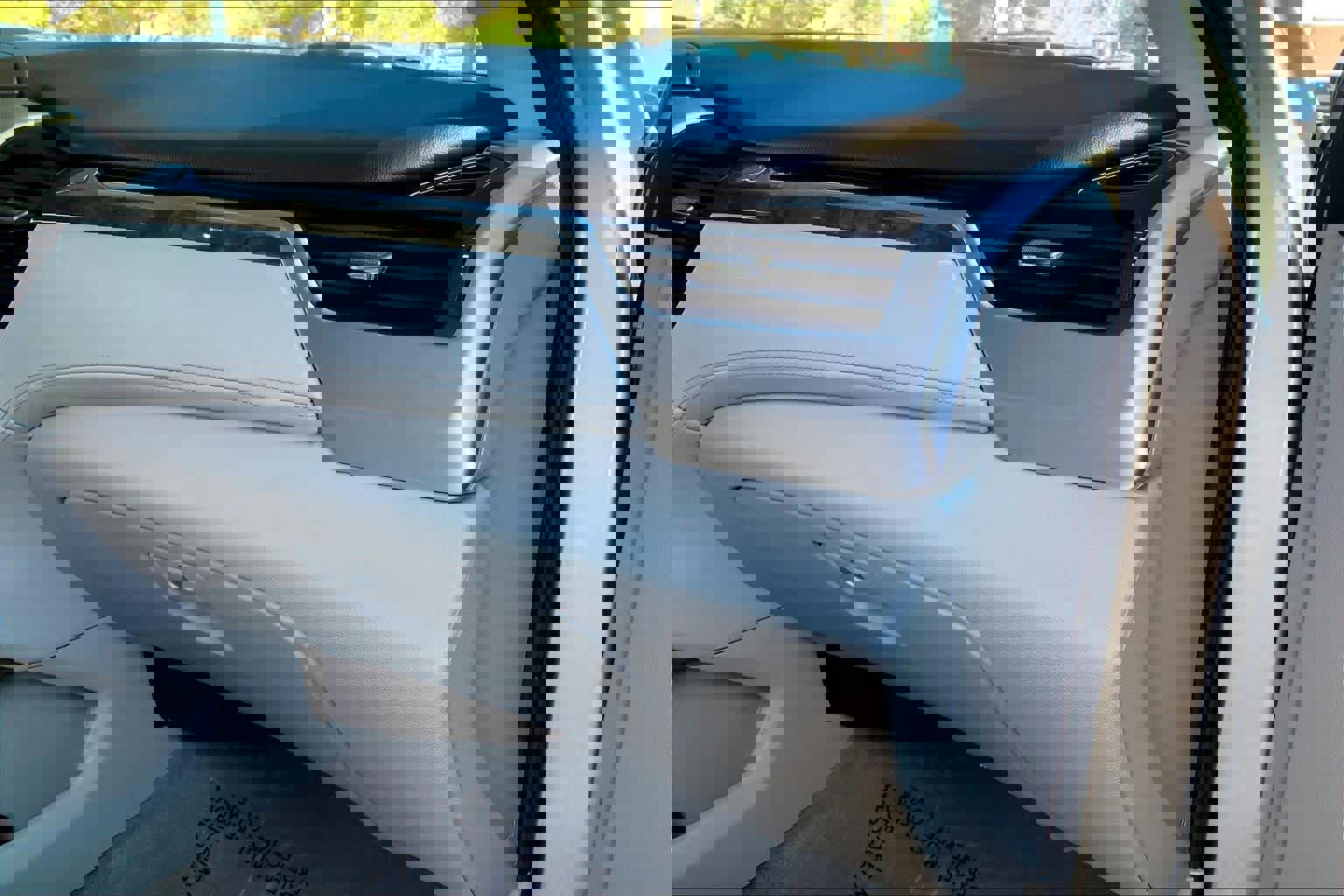 Used 2016 GMC Yukon XL Denali w/ Open Road Package image 18